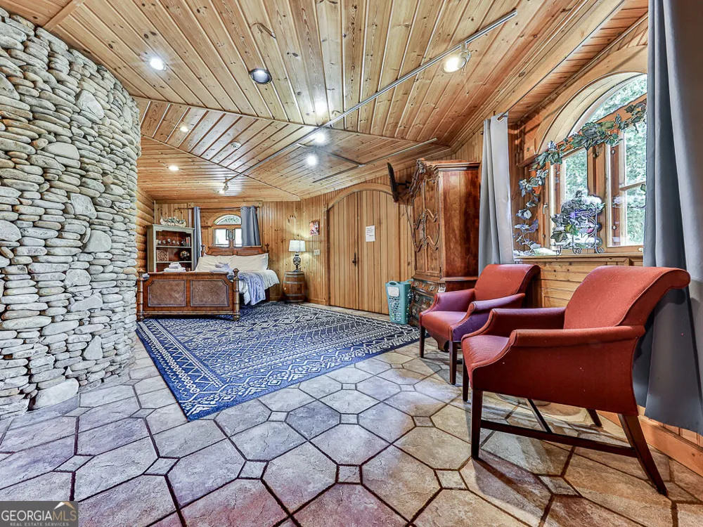 201 Mountainside PKWY Ellijay, GA 30536
