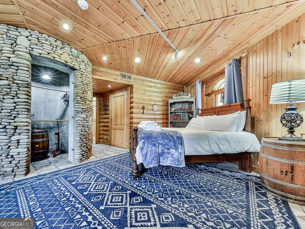201 Mountainside PKWY Ellijay, GA 30536
