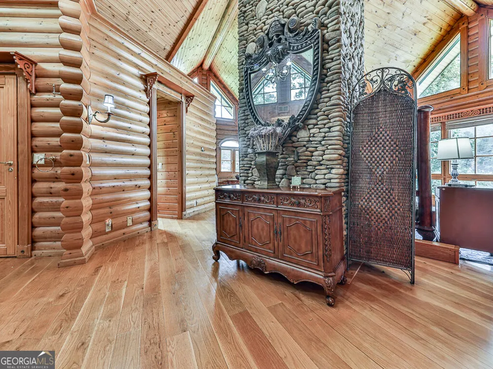 201 Mountainside PKWY Ellijay, GA 30536