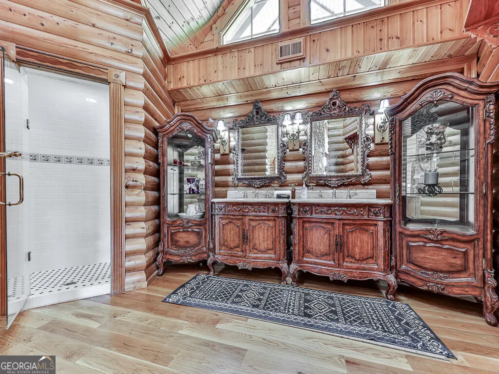 201 Mountainside PKWY Ellijay, GA 30536