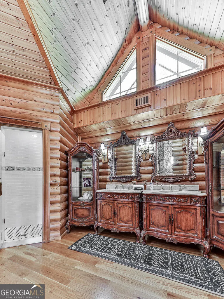 201 Mountainside PKWY Ellijay, GA 30536