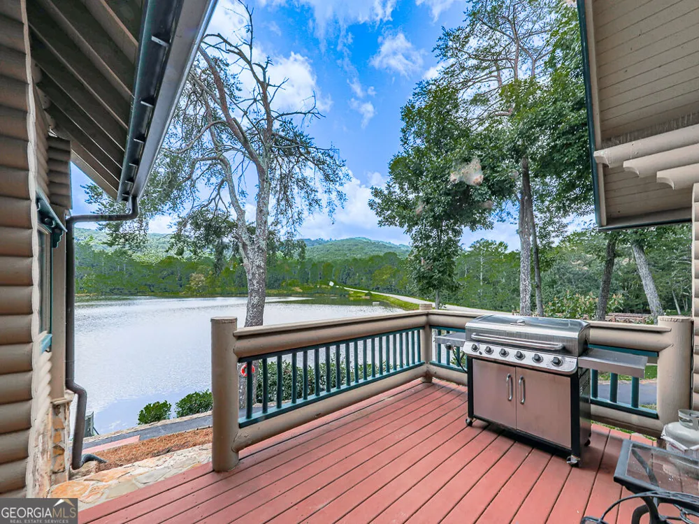 201 Mountainside PKWY Ellijay, GA 30536
