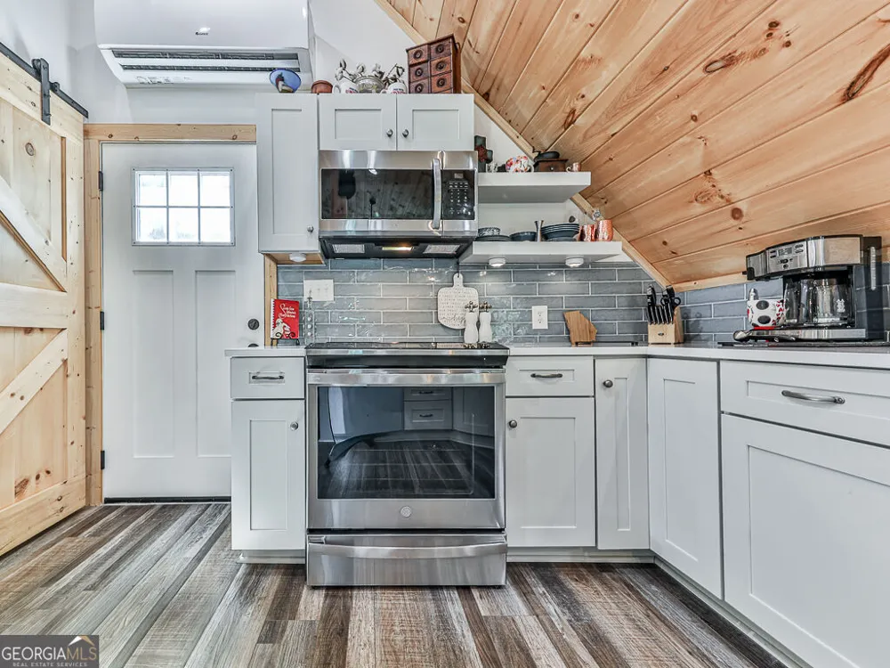 201 Mountainside PKWY Ellijay, GA 30536