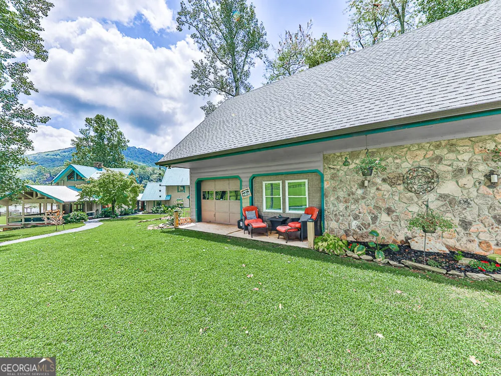 201 Mountainside PKWY Ellijay, GA 30536