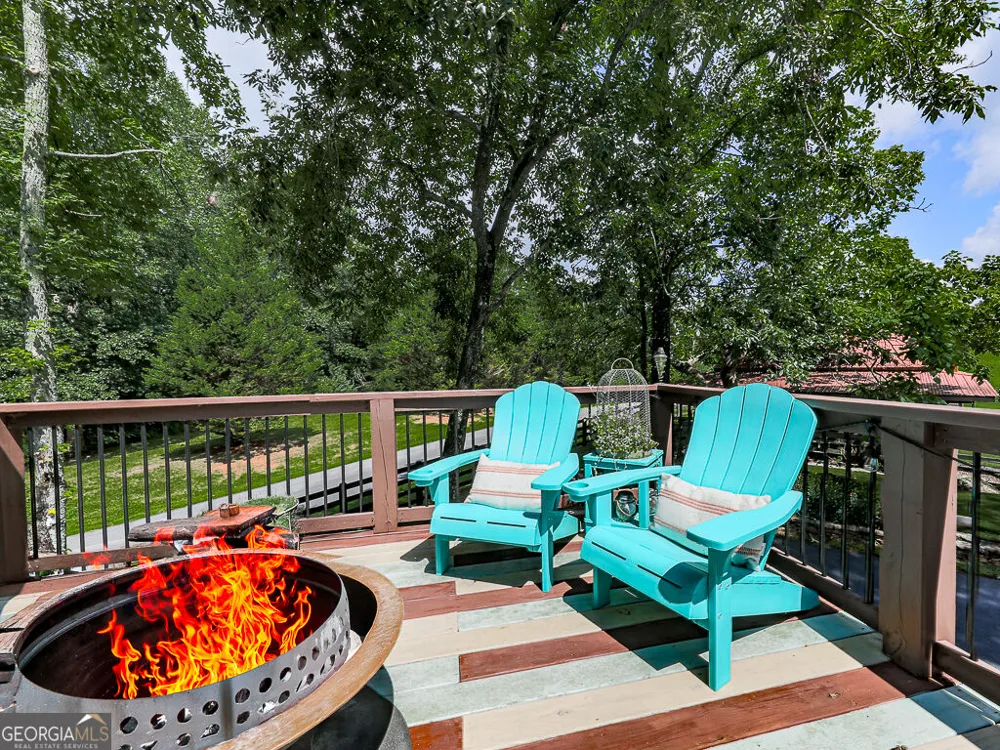 201 Mountainside PKWY Ellijay, GA 30536