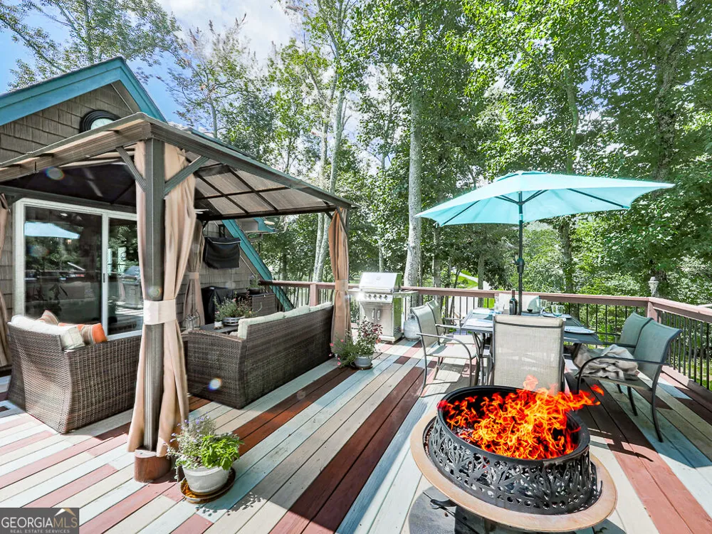 201 Mountainside PKWY Ellijay, GA 30536