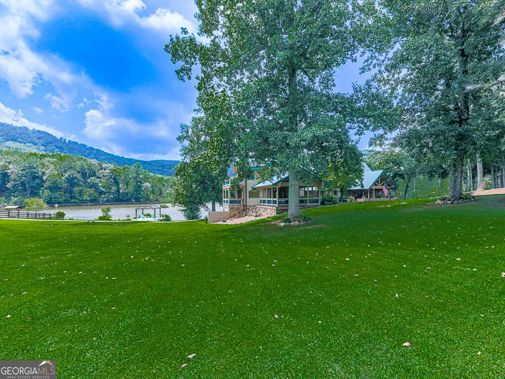 201 Mountainside PKWY Ellijay, GA 30536