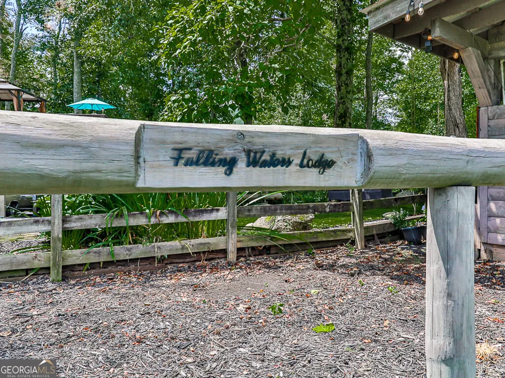 201 Mountainside PKWY Ellijay, GA 30536