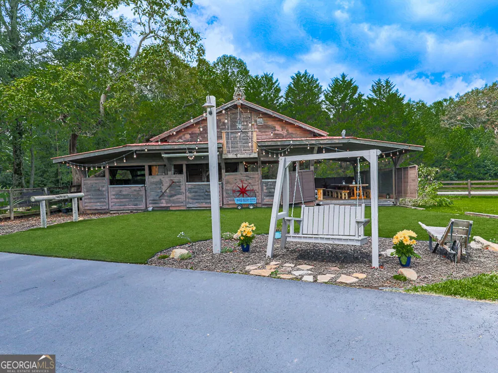 201 Mountainside PKWY Ellijay, GA 30536