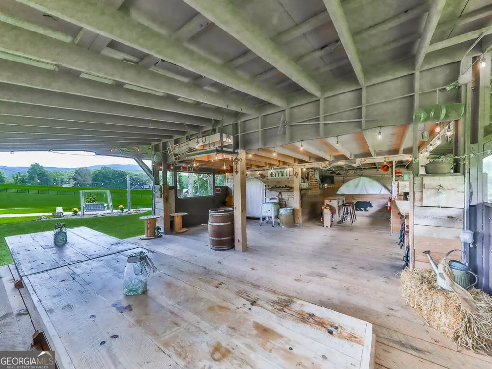 201 Mountainside PKWY Ellijay, GA 30536