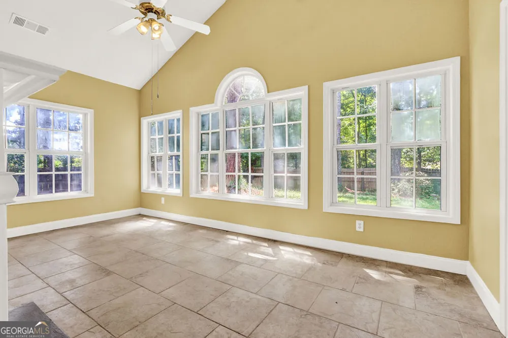 1955 Fairway Close TER Lawrenceville, GA 30043