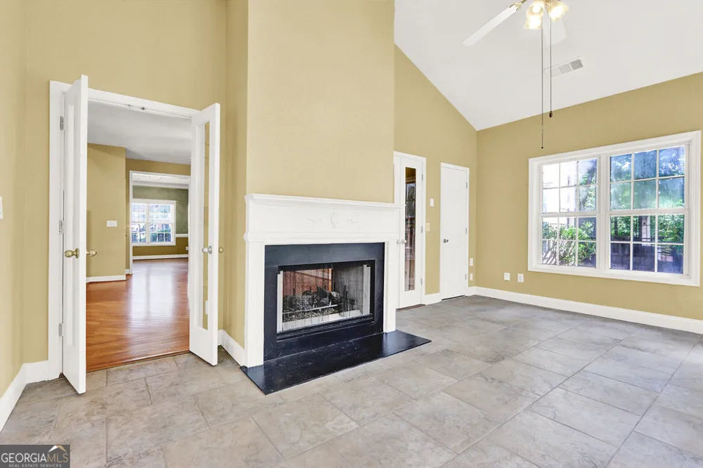 1955 Fairway Close TER Lawrenceville, GA 30043