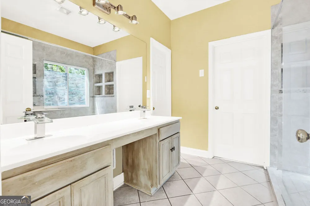 1955 Fairway Close TER Lawrenceville, GA 30043