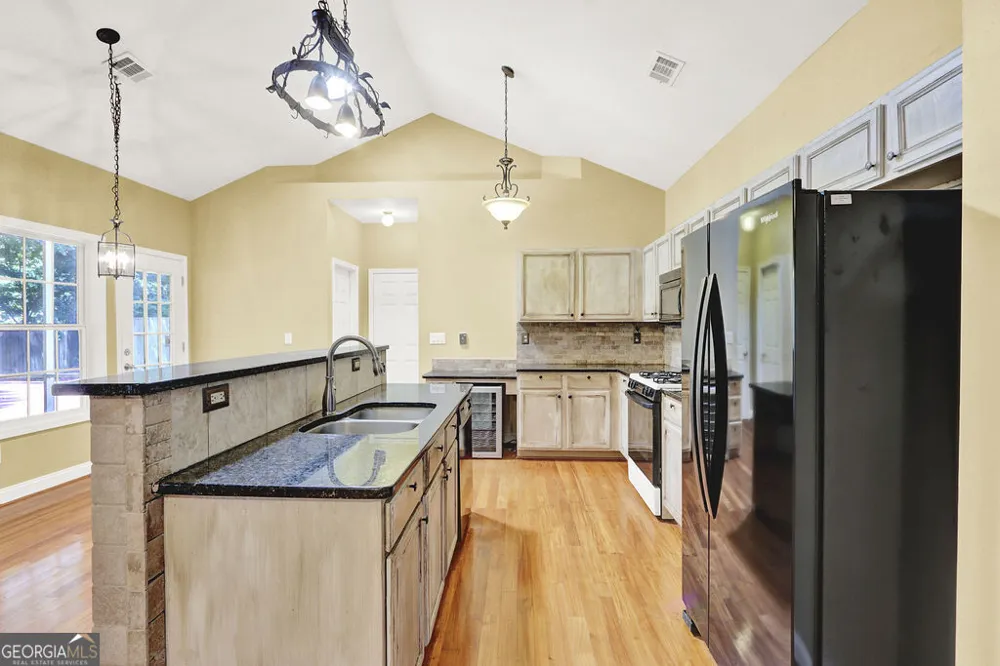 1955 Fairway Close TER Lawrenceville, GA 30043