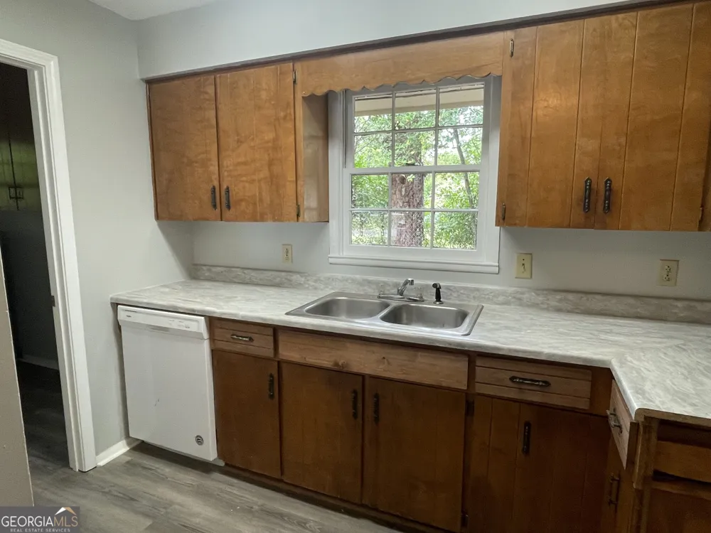 124 Alexander AVE Reidsville, GA 30453