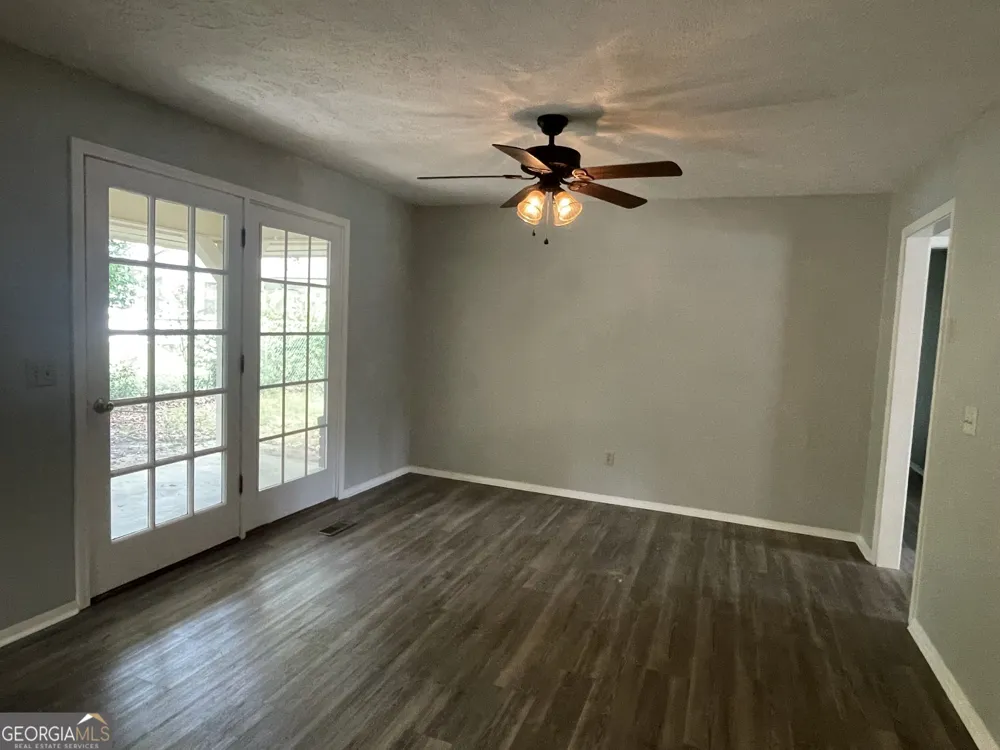 124 Alexander AVE Reidsville, GA 30453
