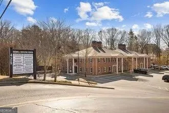 425 E CROSSVILLE RD Roswell, GA 30075