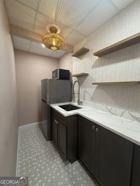 425 E CROSSVILLE RD Roswell, GA 30075