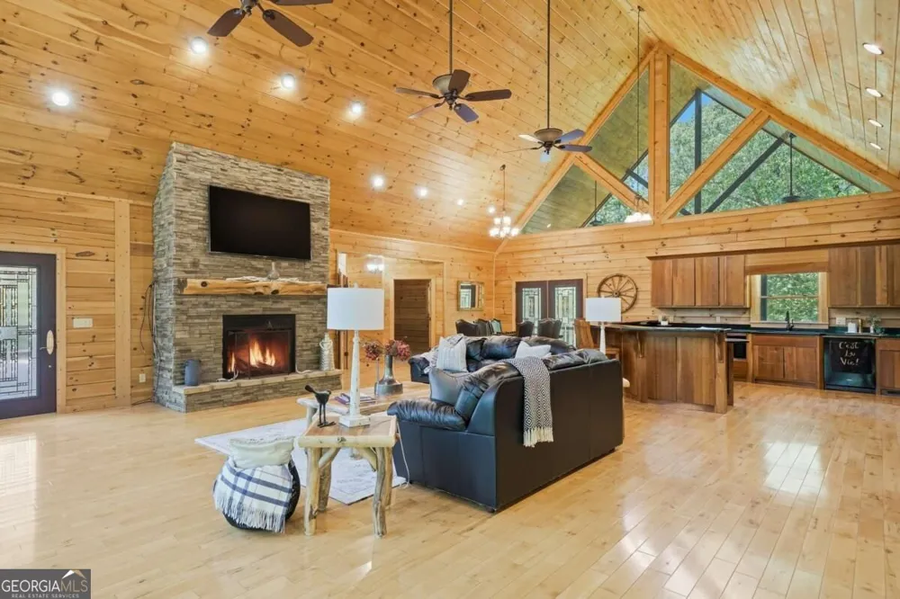 4725 Boardtown RD Ellijay, GA 30540