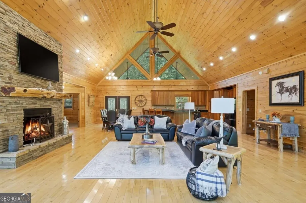 4725 Boardtown RD Ellijay, GA 30540