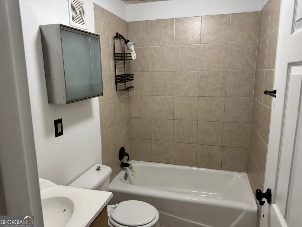 250 Little ST Athens, GA 30605