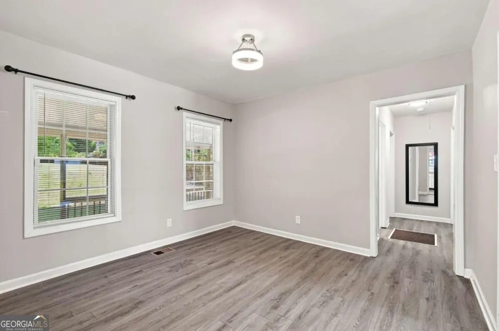 1357 Lorenzo DR SW Atlanta, GA 30310