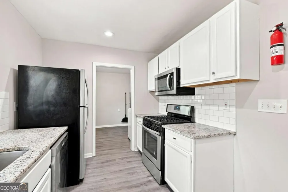 1357 Lorenzo DR SW Atlanta, GA 30310