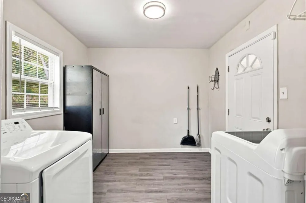 1357 Lorenzo DR SW Atlanta, GA 30310