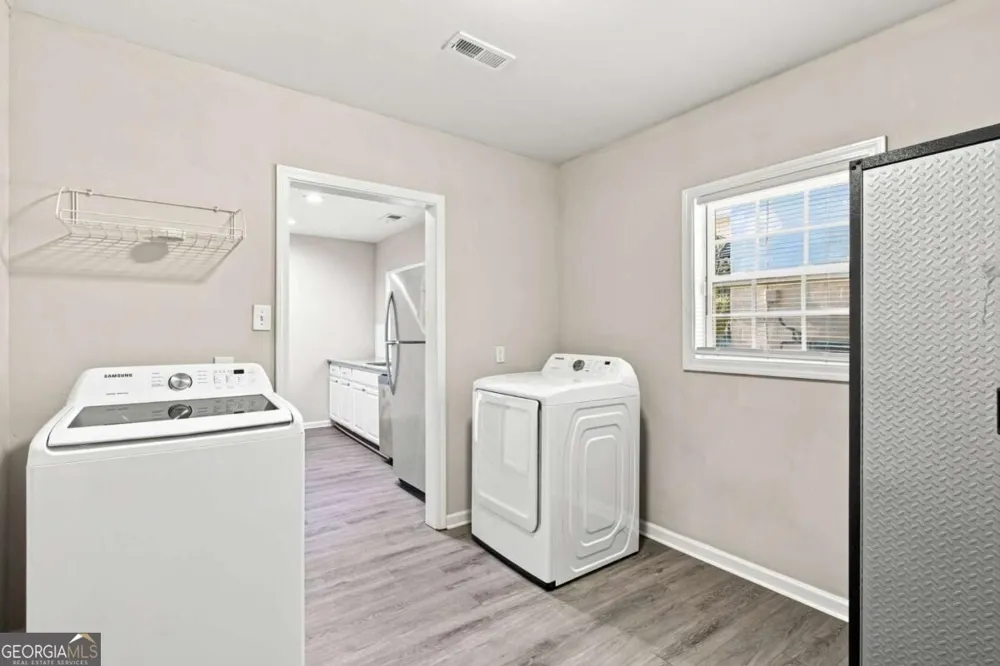 1357 Lorenzo DR SW Atlanta, GA 30310