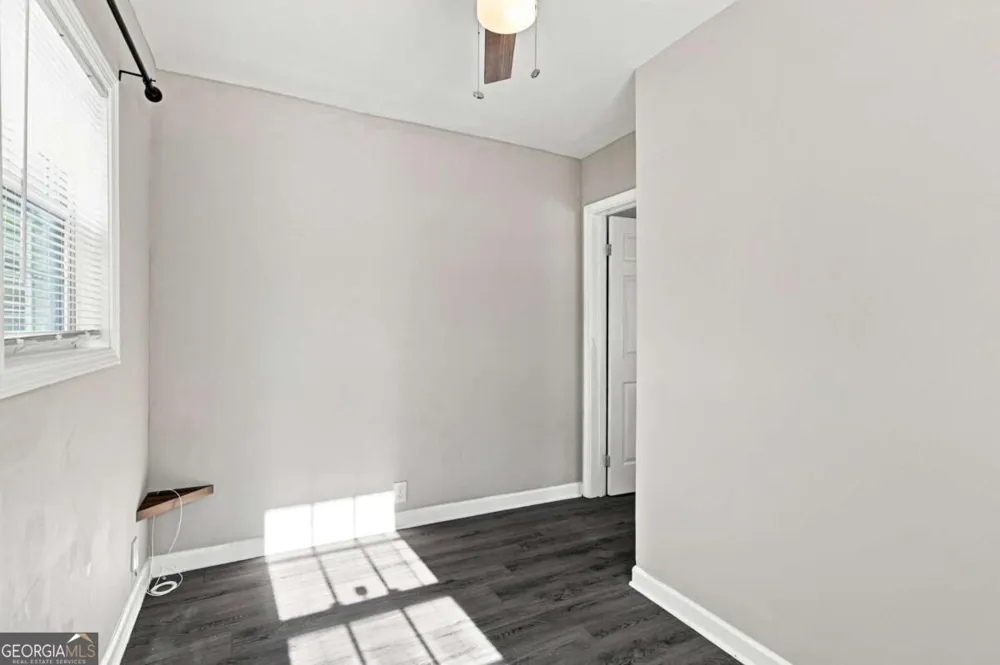 1357 Lorenzo DR SW Atlanta, GA 30310