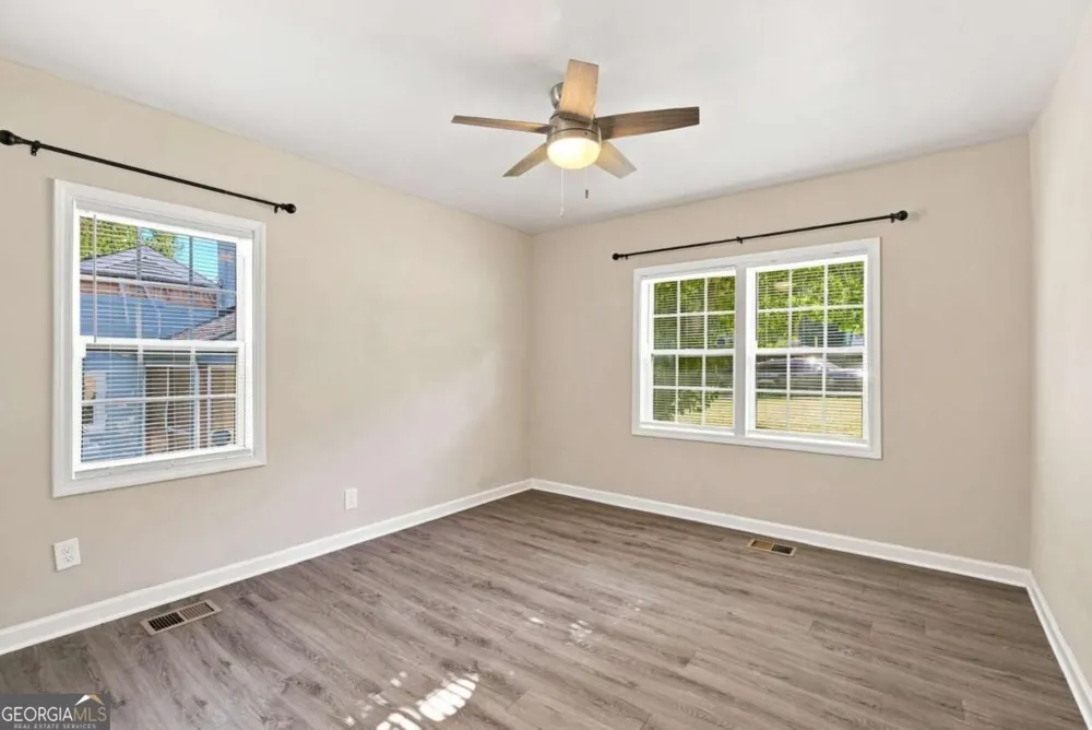 1357 Lorenzo DR SW Atlanta, GA 30310