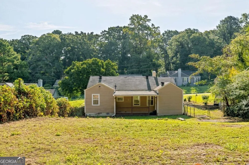 1357 Lorenzo DR SW Atlanta, GA 30310
