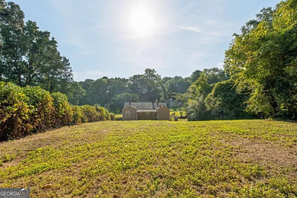 1357 Lorenzo DR SW Atlanta, GA 30310