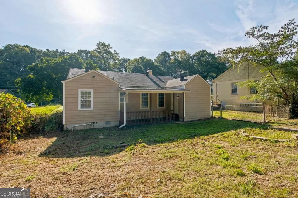 1357 Lorenzo DR SW Atlanta, GA 30310