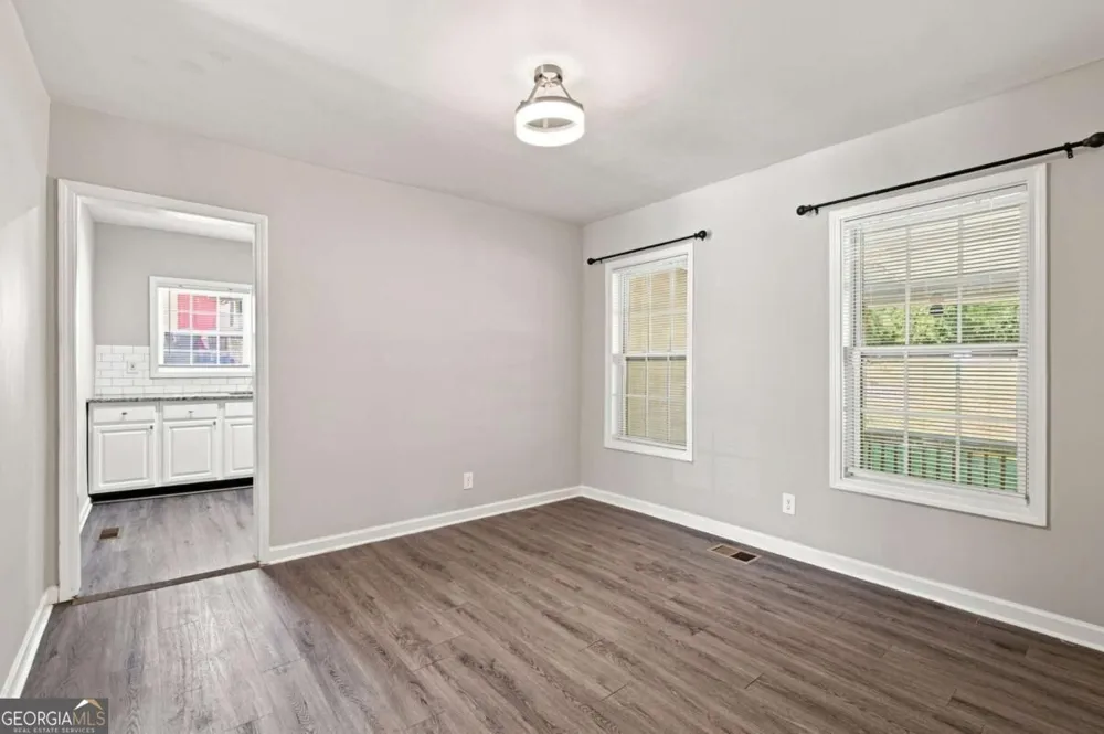 1357 Lorenzo DR SW Atlanta, GA 30310