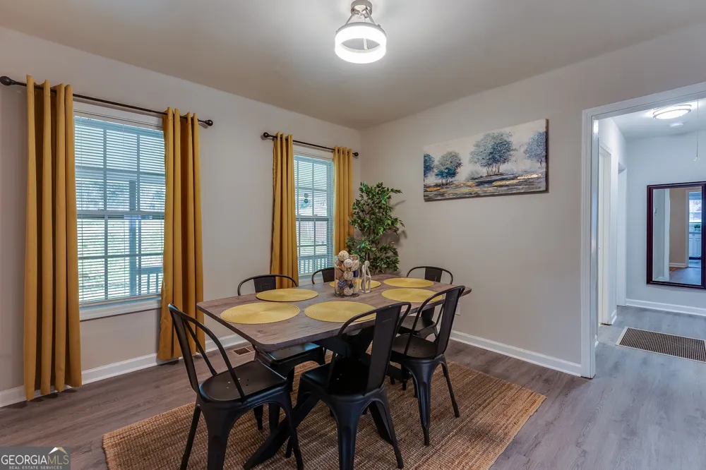 1357 Lorenzo DR SW Atlanta, GA 30310