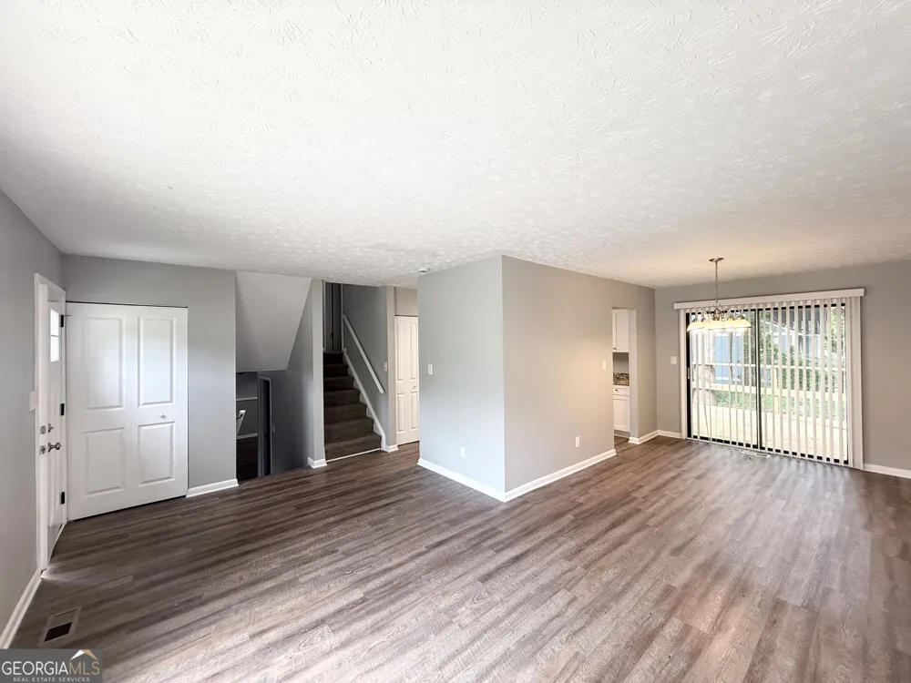 4887 Martins Crossing RD Stone Mountain, GA 30088