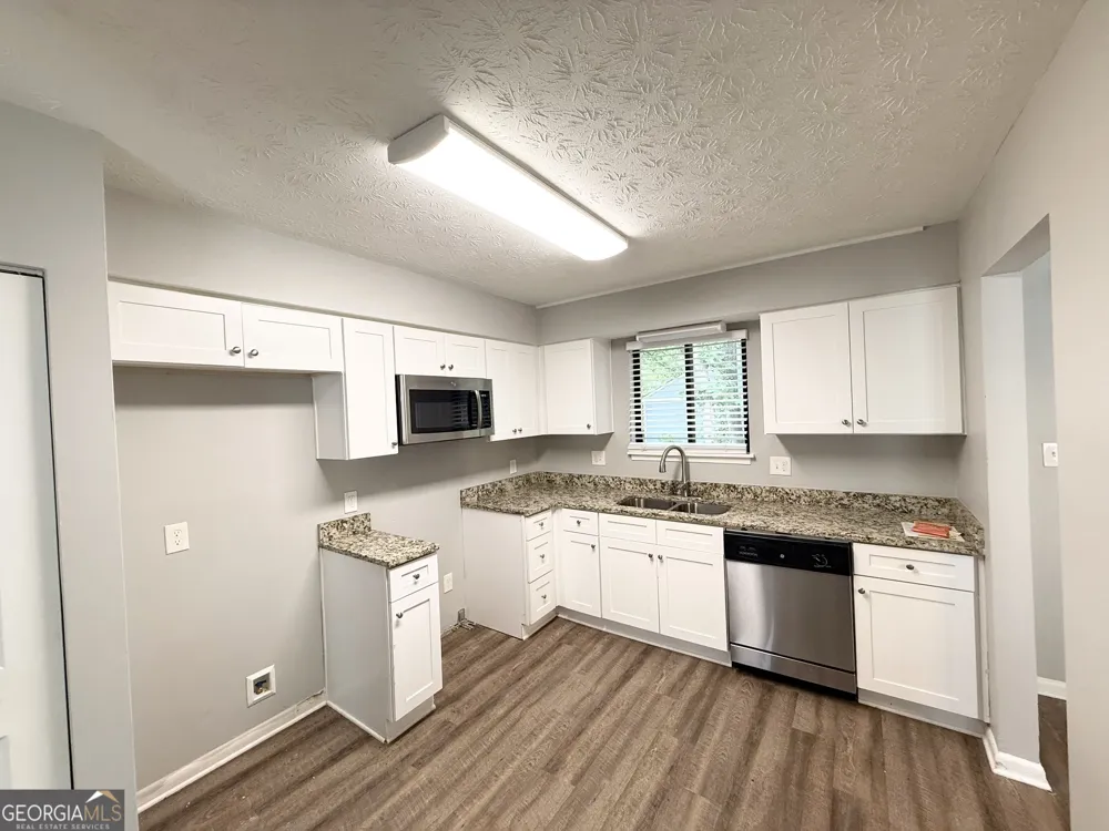 4887 Martins Crossing RD Stone Mountain, GA 30088