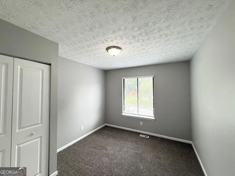 4887 Martins Crossing RD Stone Mountain, GA 30088