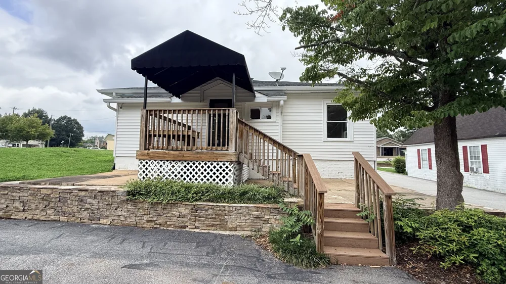 119 Newnan RD Carrollton, GA 30117