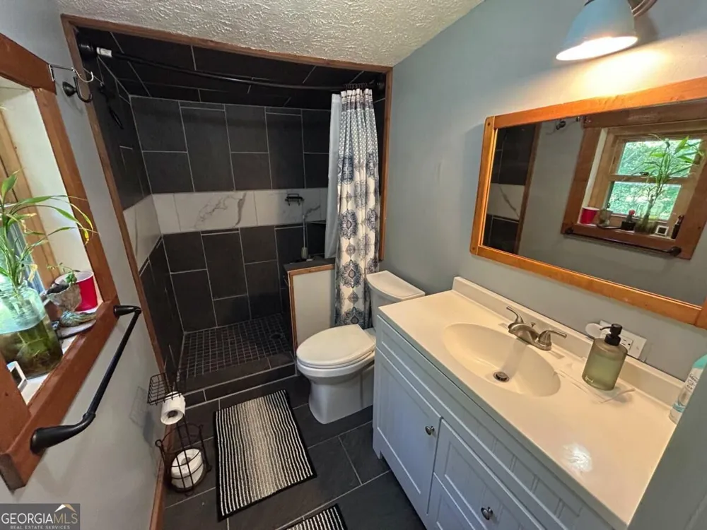 581 N Garrett Branch RD Ellijay, GA 30536