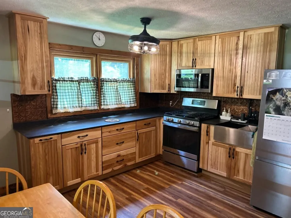 581 N Garrett Branch RD Ellijay, GA 30536