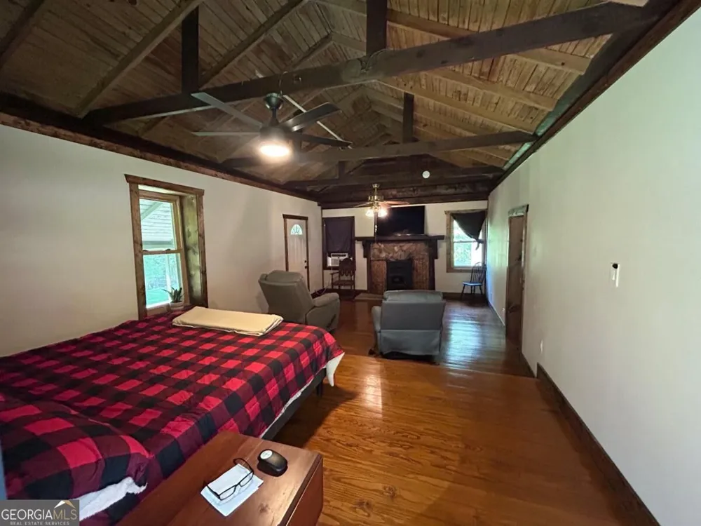 581 N Garrett Branch RD Ellijay, GA 30536