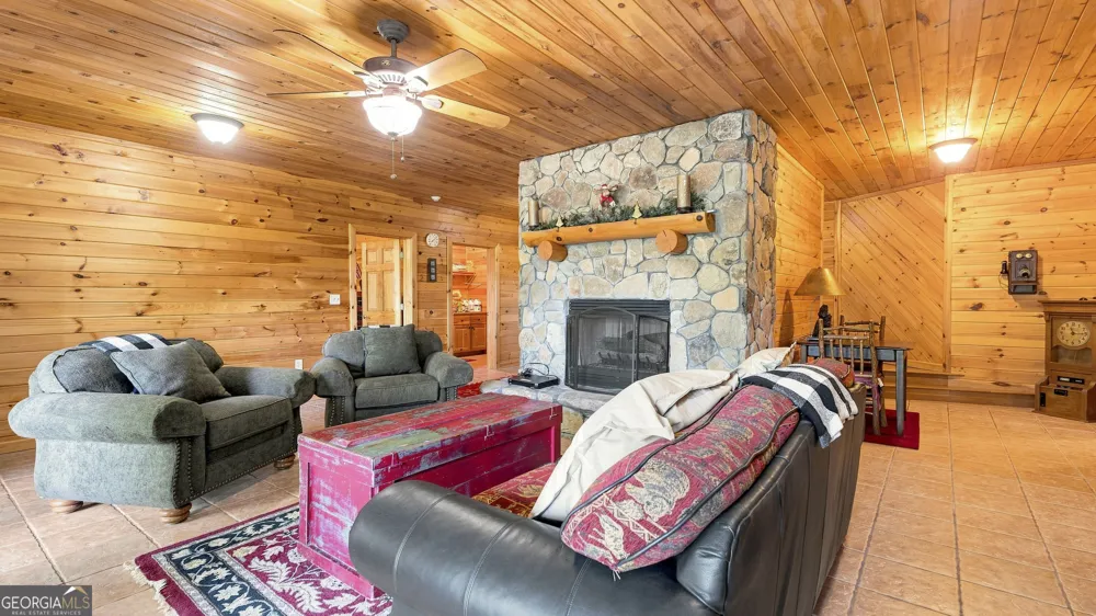 84 Charlotte DR Morganton, GA 30560