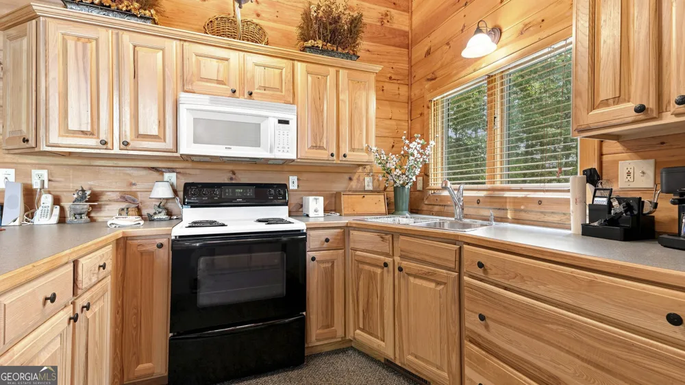 84 Charlotte DR Morganton, GA 30560