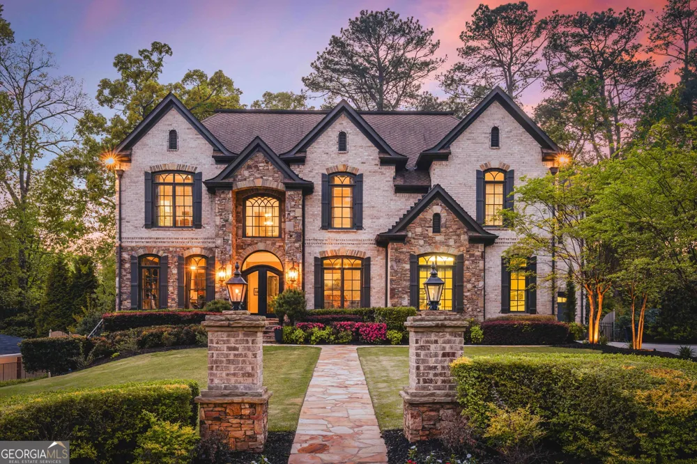 1686 Montcliff CT Decatur, GA 30033