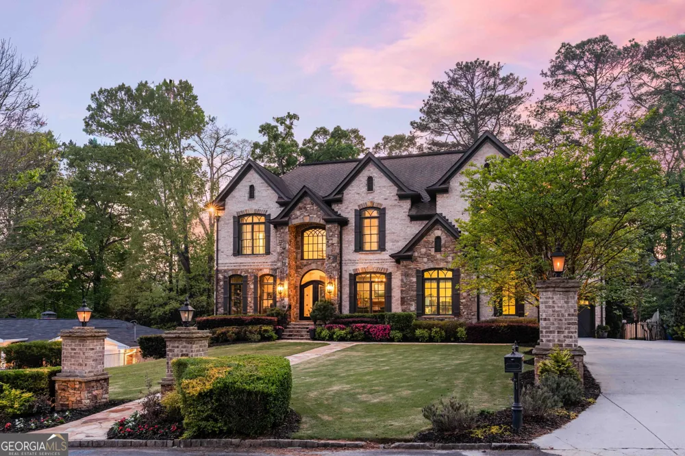 1686 Montcliff CT Decatur, GA 30033