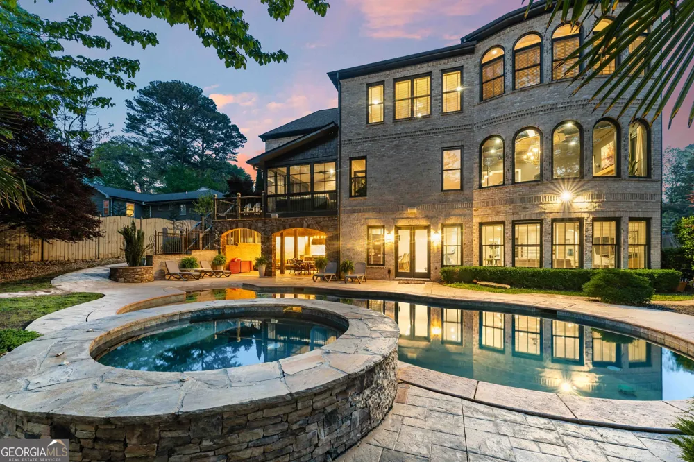 1686 Montcliff CT Decatur, GA 30033