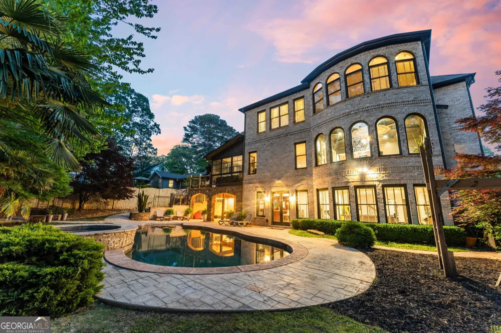 1686 Montcliff CT Decatur, GA 30033