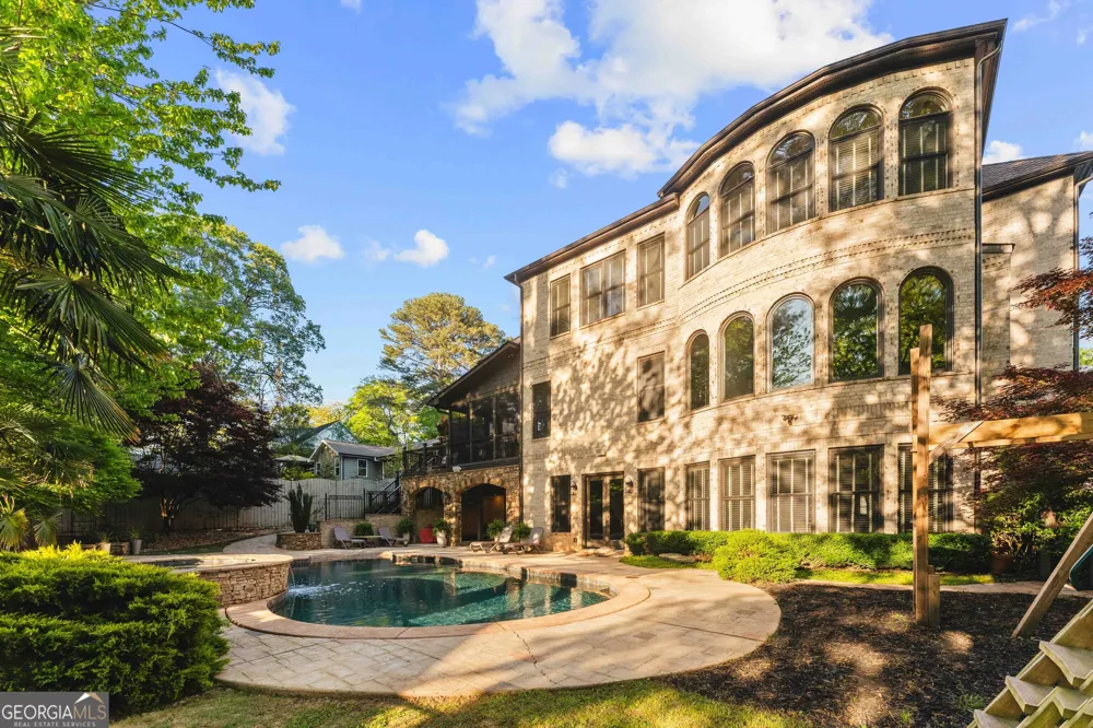 1686 Montcliff CT Decatur, GA 30033